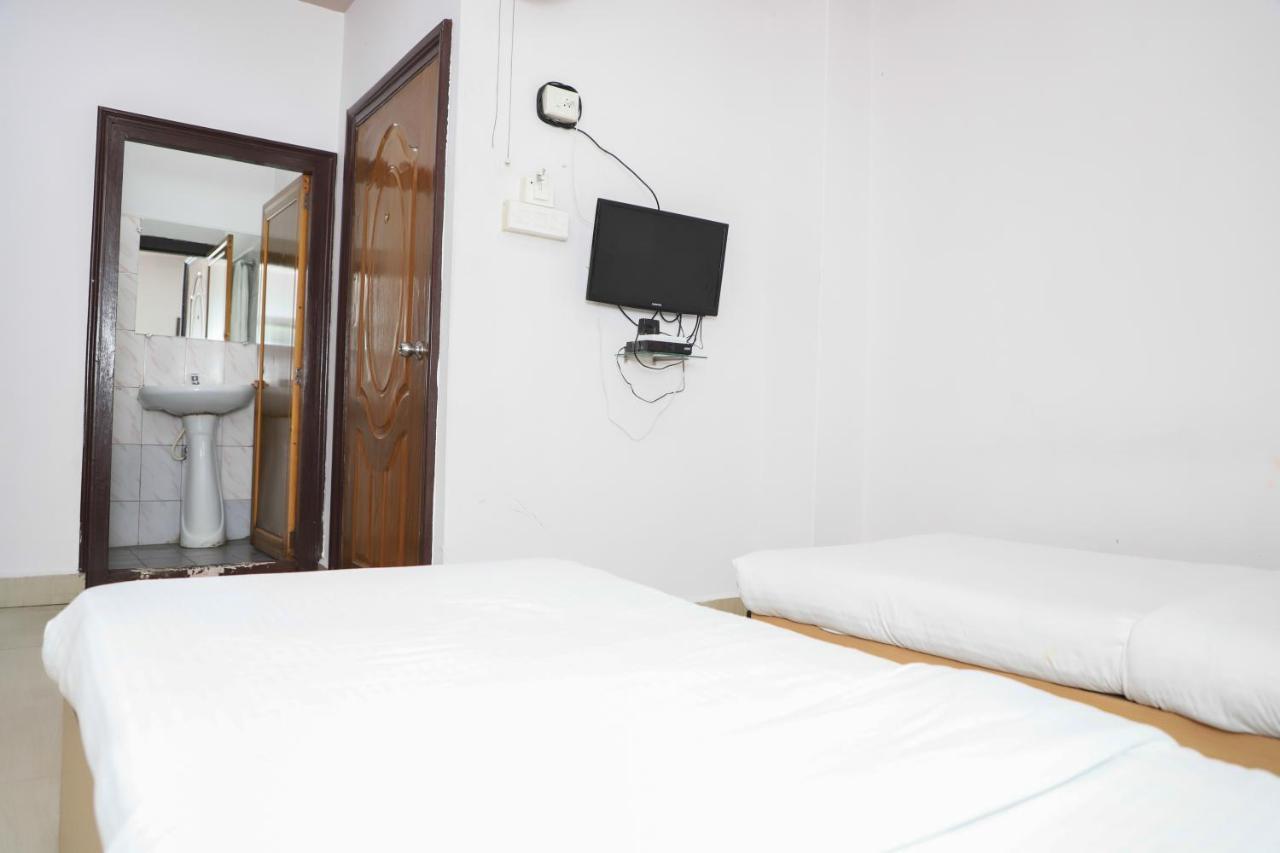 The Grand Hotel Aizawl Room photo